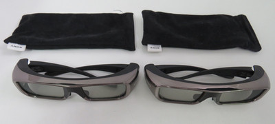 2 Stück Original Sony 3D Brille - TDG-BR100 + Taschen mit Magnetverschluss - Top