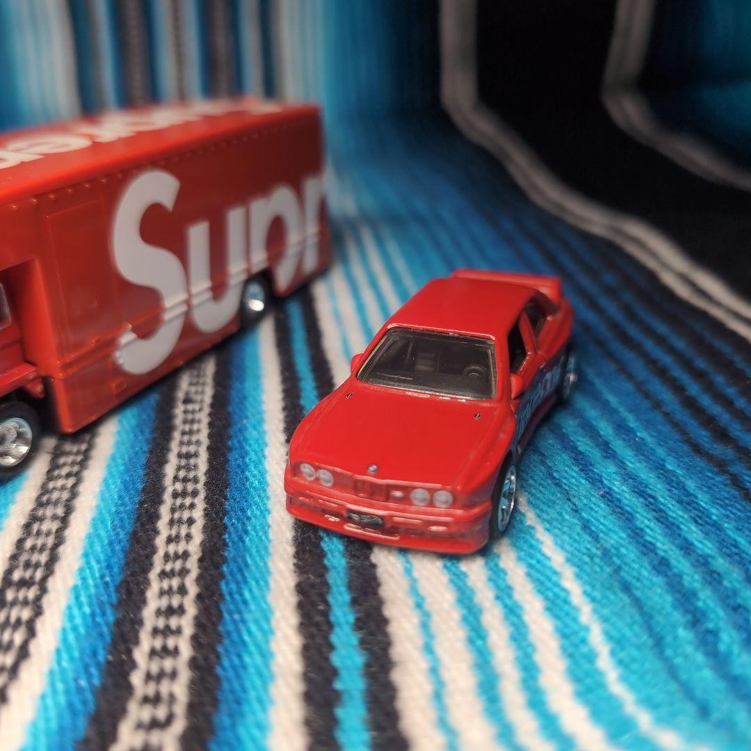 ミニカー supreme Hot Wheels Fleet Flyer '92  Supreme x Hot Wheels 1:64 BMW M3 1992 Fleet Flyer Team Transport
