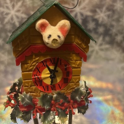 1973 Hickory Dickory Dock Christmas Plastic Clock Cuckoo Hong Kong Vintage Toy