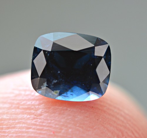 0.74ct Beautiful Best Quality Tourmaline Top Cut Gemstone from Afghanistan - Foto 5 di 7