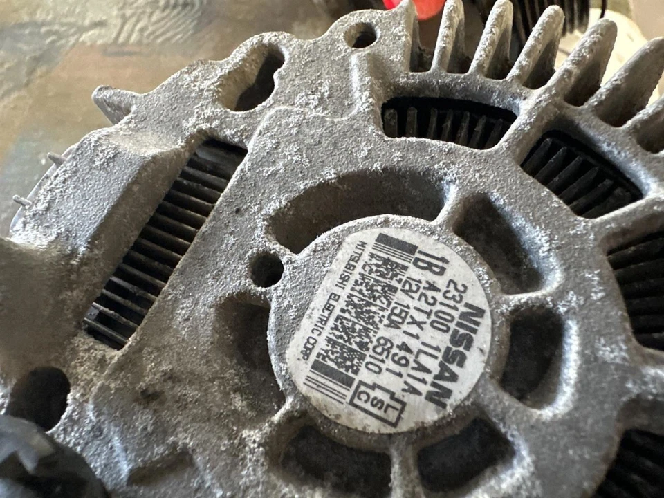 Alternador compatible con 14-21 INFINITI QX80 2035980 Foto 2 de 4