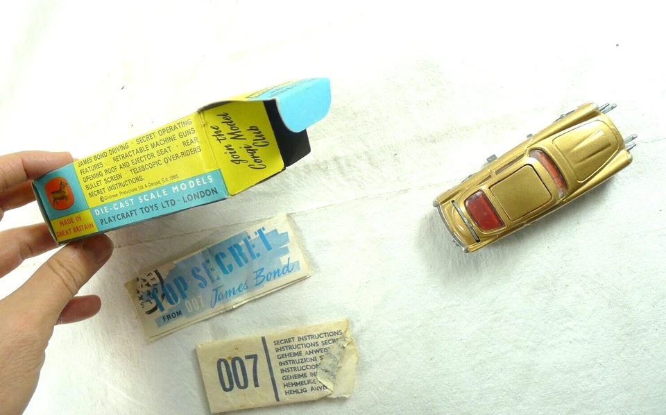 007 james bond corgi 261 aston martin modellino anni 60 VINTAGE SEAN CONNERY - Immagine 3 di 4