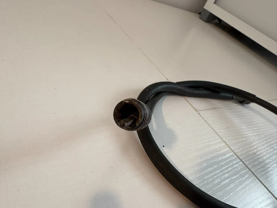 Cable tacómetro Yamaha DT175 DT250 DT400 1M1-83560-01-00 UB25 usado vintage Foto 2 de 4