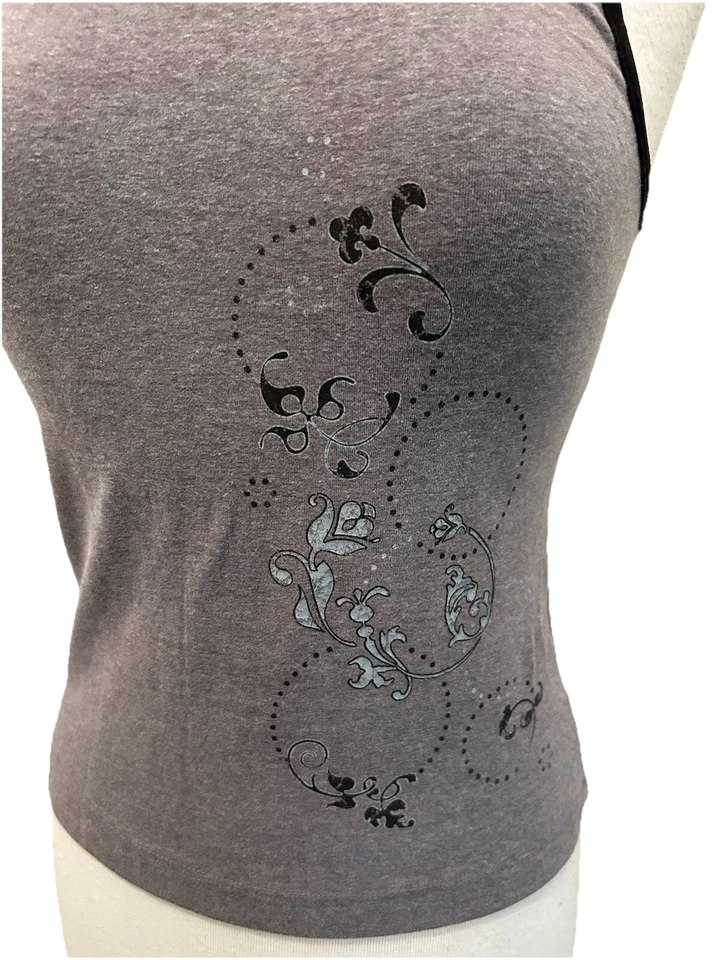 Camiseta sin mangas recortada floral gris Danskin con ribete negro Lg. Foto 3 de 4