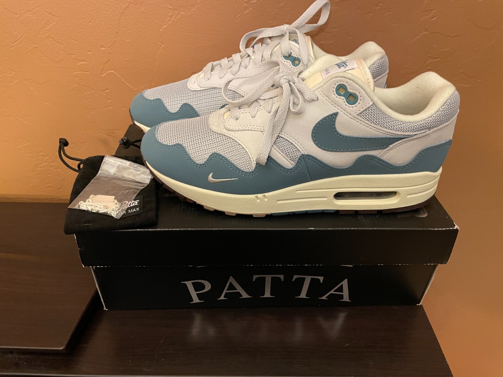 SACAI X NIKE Taglia 9 Uomo con Bracciale Nike x Patta Air Max 1 Waves Noise Aqua Blue DH1348 004