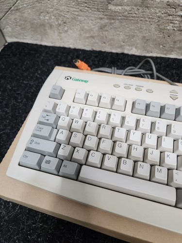 Vintage Gateway Computer Keyboard PS/2 Hookup Wired Keyboard G9900H - Picture 3 of 8
