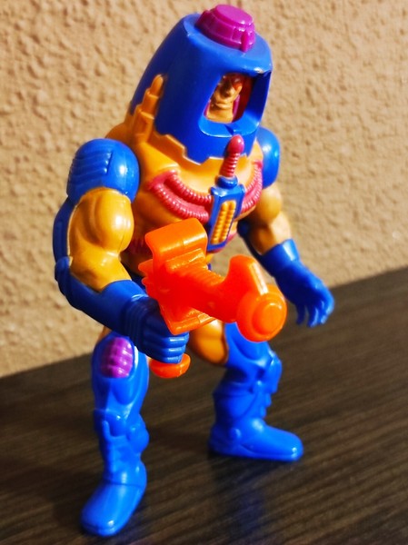 MOTU MAN -E-FACES. COMPLETE. WITH WEAPON. TAIWAN. MASTERS OF THE UNIVERSE