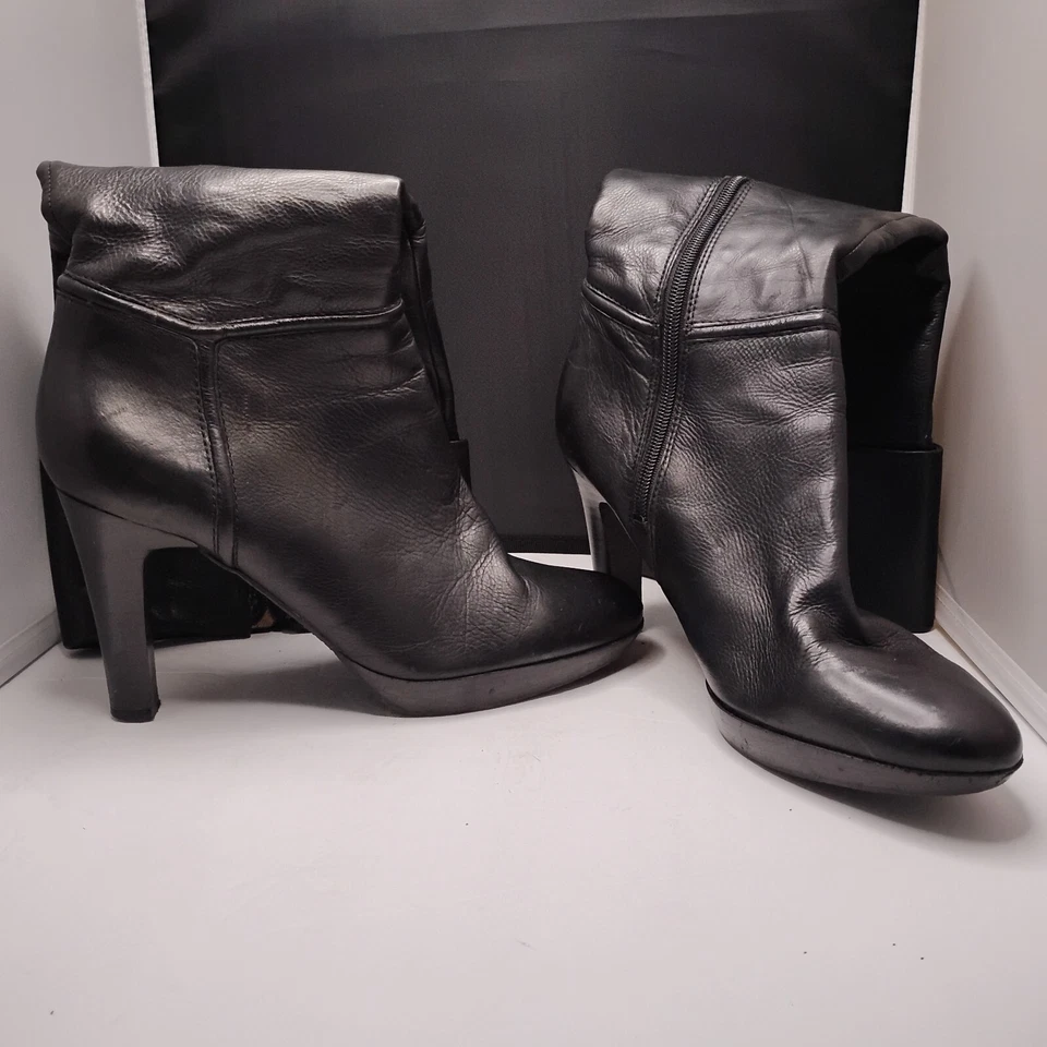 Size 8.5M Enzo Angiolini Knee High Genuine Leather Boot - Image 3 of 4
