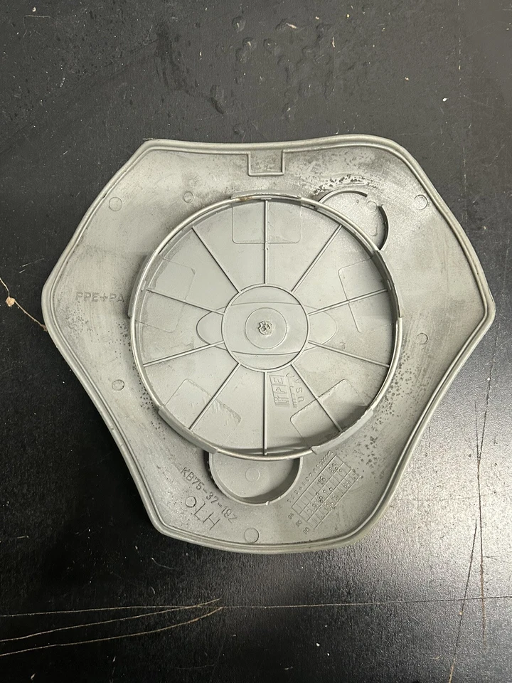 Tapacubos de rueda central Ford Probe KB75-37-19Z OEM 3735 LH Foto 2 de 3