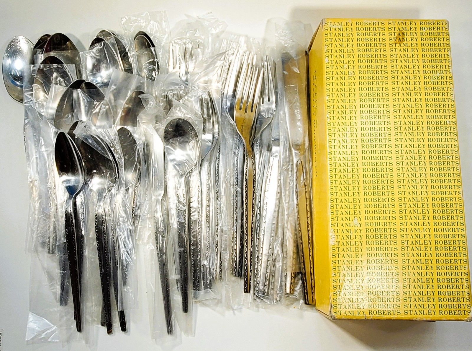 RARE Vintage Stanley Roberts Splendor (50) Piece Set Flatware w/Original Box