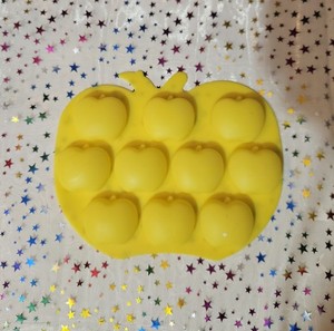 Gently Used Apple Silicone Mold 10 Cavity Treat Candy Resin Soap Wax Chocolate