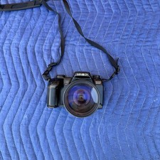Minolta Maxxum 600si 35mm SLR Film Camera with Zoom Lens