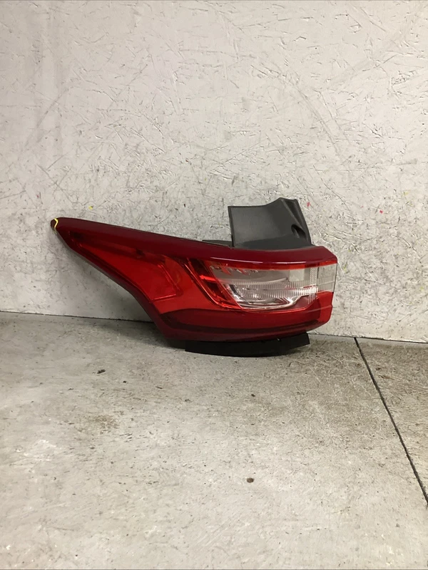 2018-2021 CHEVROLET TRAVERSE REAR TAIL LIGHT LEFT LH DRIVER SIDE OEM