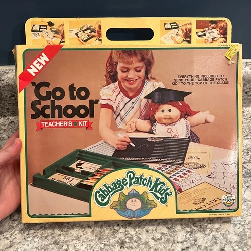Vintage 1985 Cabbage Patch Kids Go Tto School Teachers Kit Chalkboard Lessons