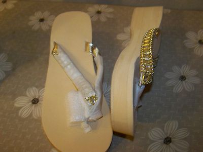 Summer Time! Gold Tone Crystal Thong Flip Flops Sandal Slippers Size Small  5-6
