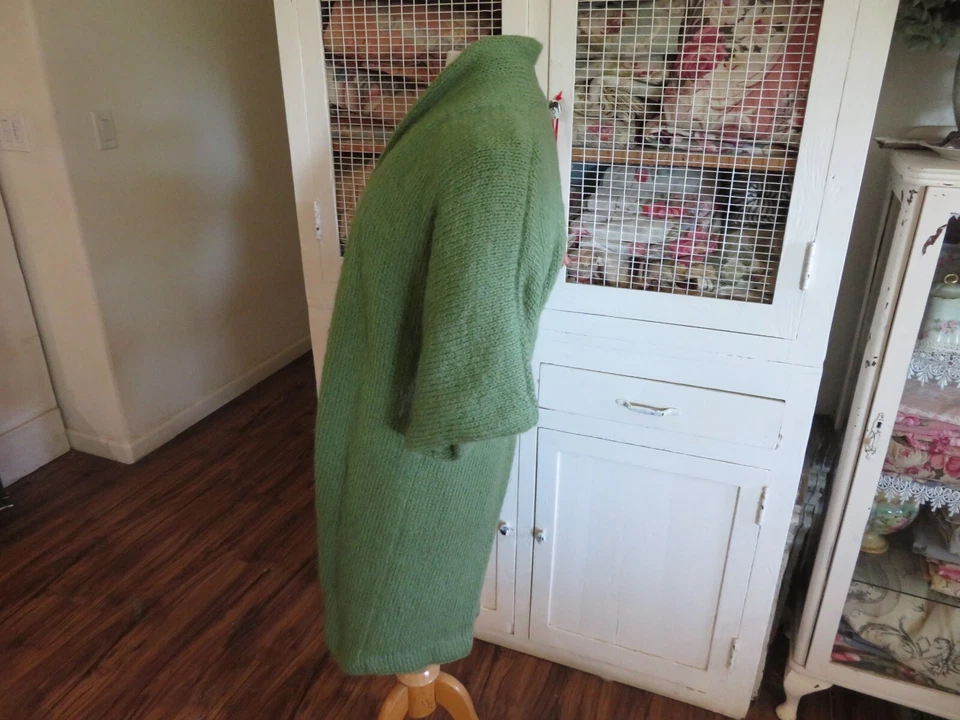 Suéter Abrigo Columpio Tejido a Mano Años 40 De Colección por Cynthia Nepote ¿Quién es Ella? Foto 3 de 4