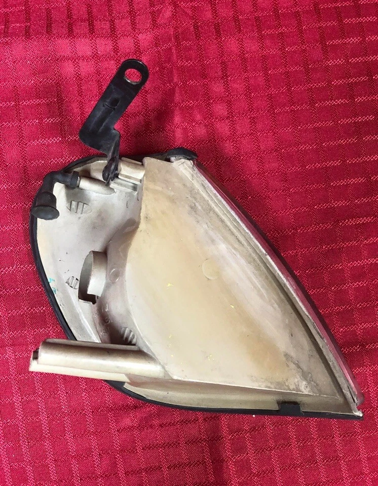 1993 Pontiac Lemans Left Parking Cornering Side Light Lamp 63K A+ DN - Image 4 of 4