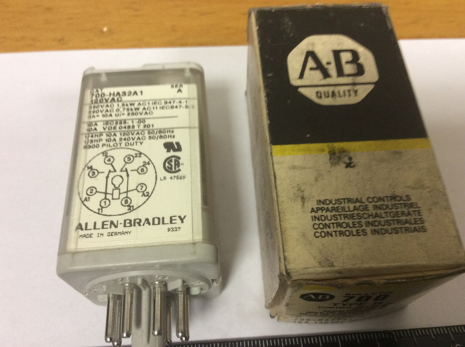 Allen Bradley 700-HA32A1 Control Relay, 10A, 120VAC, 50/60Hz