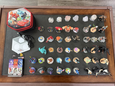 Disney Infinity Lot 49 Pcs Figures 1.0 2.0 3.0 Marvel Star Wars Software Discs!!