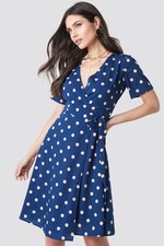 NA-KD women's dress V-neck dotted midi dress blue (beige peas), 34