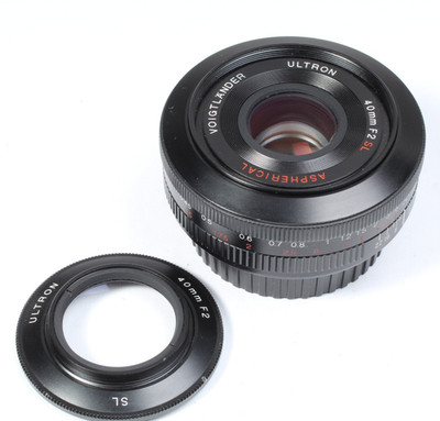 VOIGTLANDER 40MM F/2 SL ULTRON ASPHERICAL IN CANON EF MOUNT WITH CLOSE UP LENS