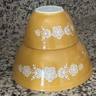 2 Vintage Pyrex Butterfly Gold Nesting Mixing Bowls #401 #403 2.5 Qt & 1.5 Pint