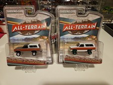 Greenlight -  1/64 - Lot of 2 - 1984 Chevrolet K5 Blazer / Lifted - Chase