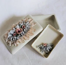 Vtg Heirlooms Of Tomorrow Lidded Box With Trinket Dish Made In USA READ