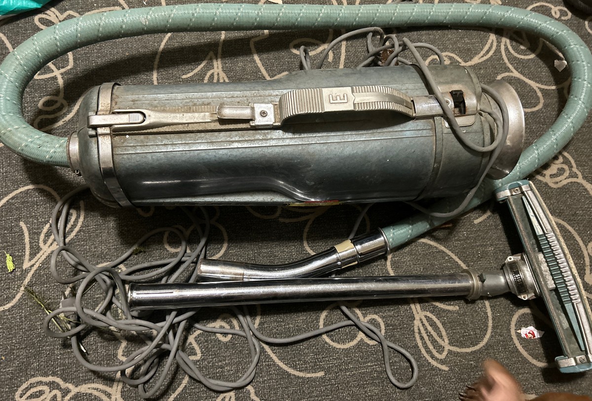 激レアvintage antique 40s50s ELECTROLUX 掃除機 激レアvintage antique 40s50s ELECTROLUX 掃除機 - メルカリ