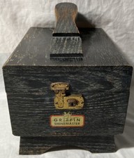 RARE Vintage 1960s GRIFFIN SHINEMASTER Black Oak Shoe Shine Box W/Accessories