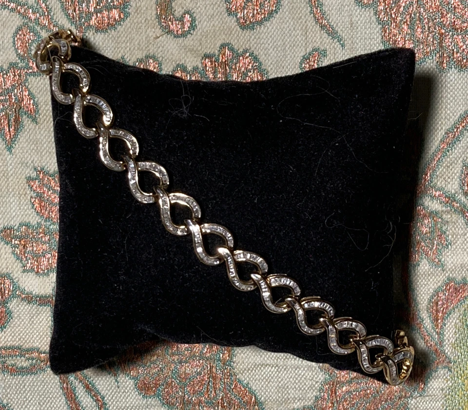 Brazalete de diamantes de oro amarillo de 10 quilates de 6,50 quilates 7 1/4 pulgadas Foto 2 de 4