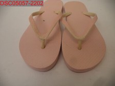 NWOT - Stain, Women's Pink Sparkle Stap Flip Flops, Size 7/8 004054442663