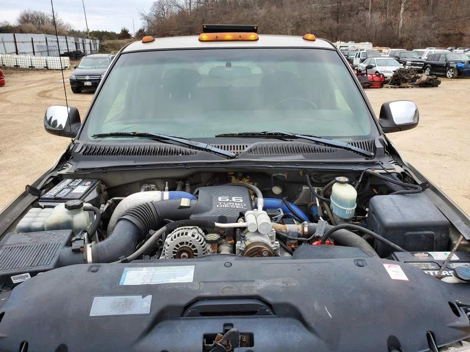 Garrafa lavadora de para-brisa 1999-2005 Chevy/GMC 1500 2500 3500 Silverado/Sierra - Imagem 3 de 4