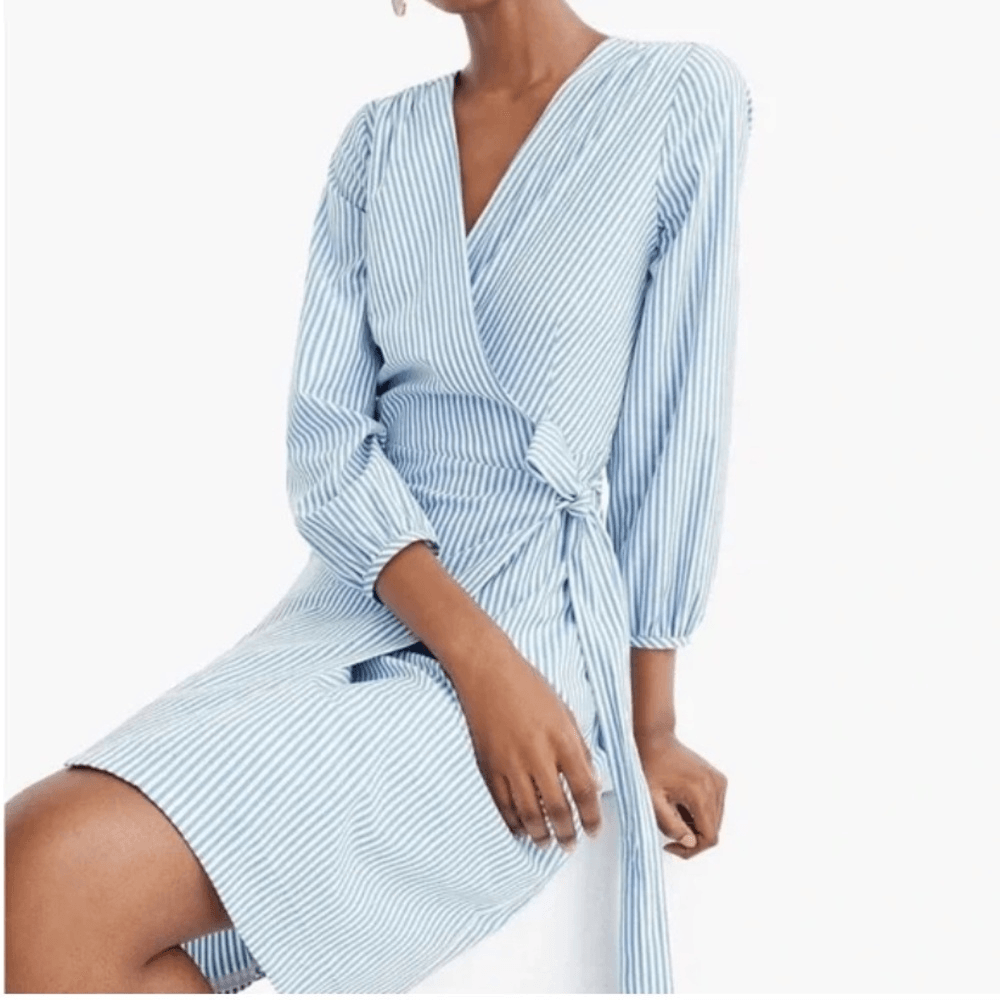 striped cotton poplin wrap dress J. Crew Blue & White in Size 6 adult-long-sleeve making this dress a Colleen