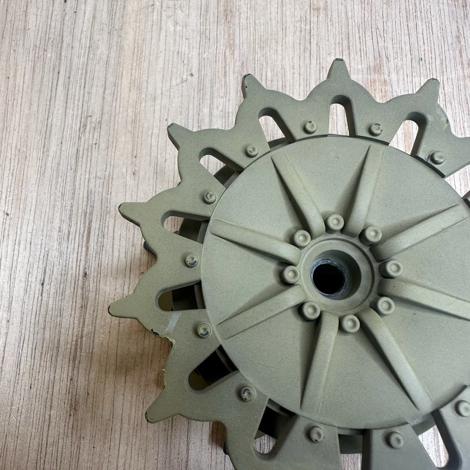 21ST CENTURY TOYS M5 STUART 1/6 RC TANK TRACK DRIVE SPROCKET REPLACEMENT PART - Image 2 of 4