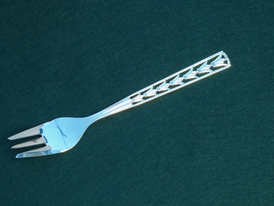 12 однотонных шведских серебряных десертных вилок Victoria Deesrtgaffel Gewe MGAB - Изображение 2 из 3