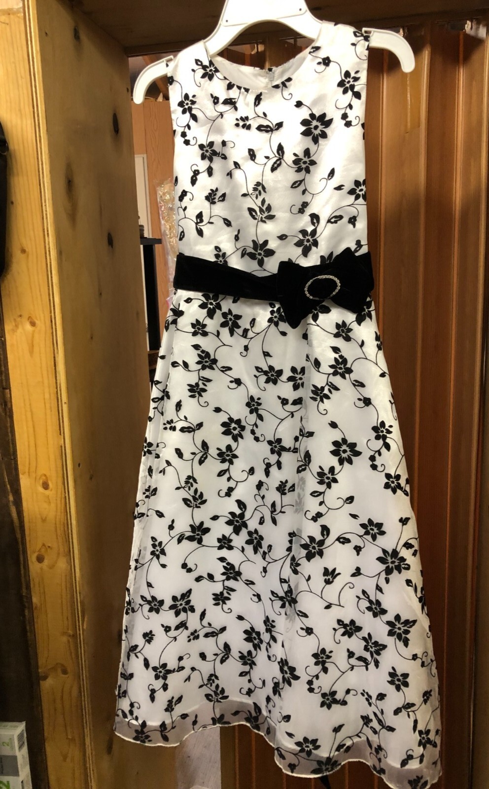 Girls Dress Size 12 By: Sugar Plum Color Blk/White Sleeveless