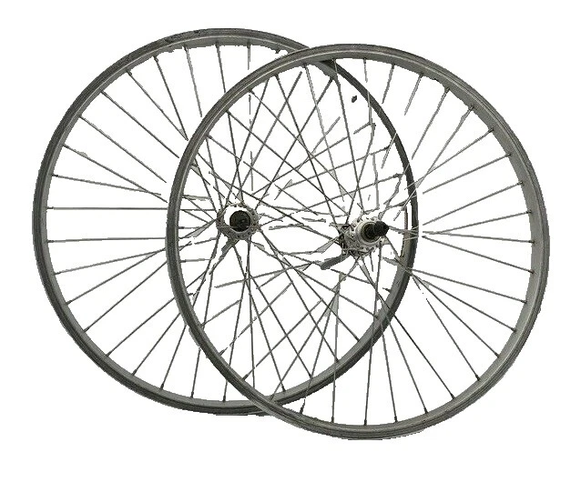 Rodas de mountain bike e peças de bicicleta antiga de rodas