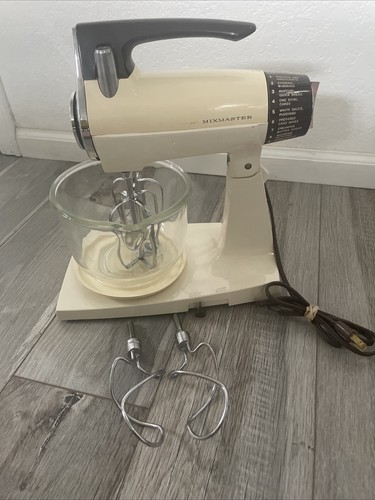 Vintage Sunbeam Mixmaster 12-Speed Kitchen Stand Mixer & Dough Hooks Working