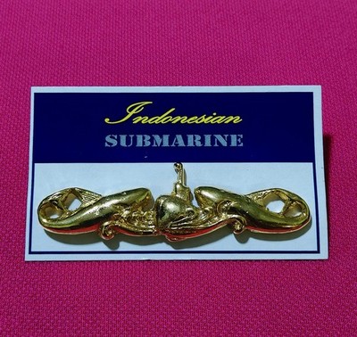 Indonesia Navy Indonesian Naval Submarine Submariner Badge Insignias Pin