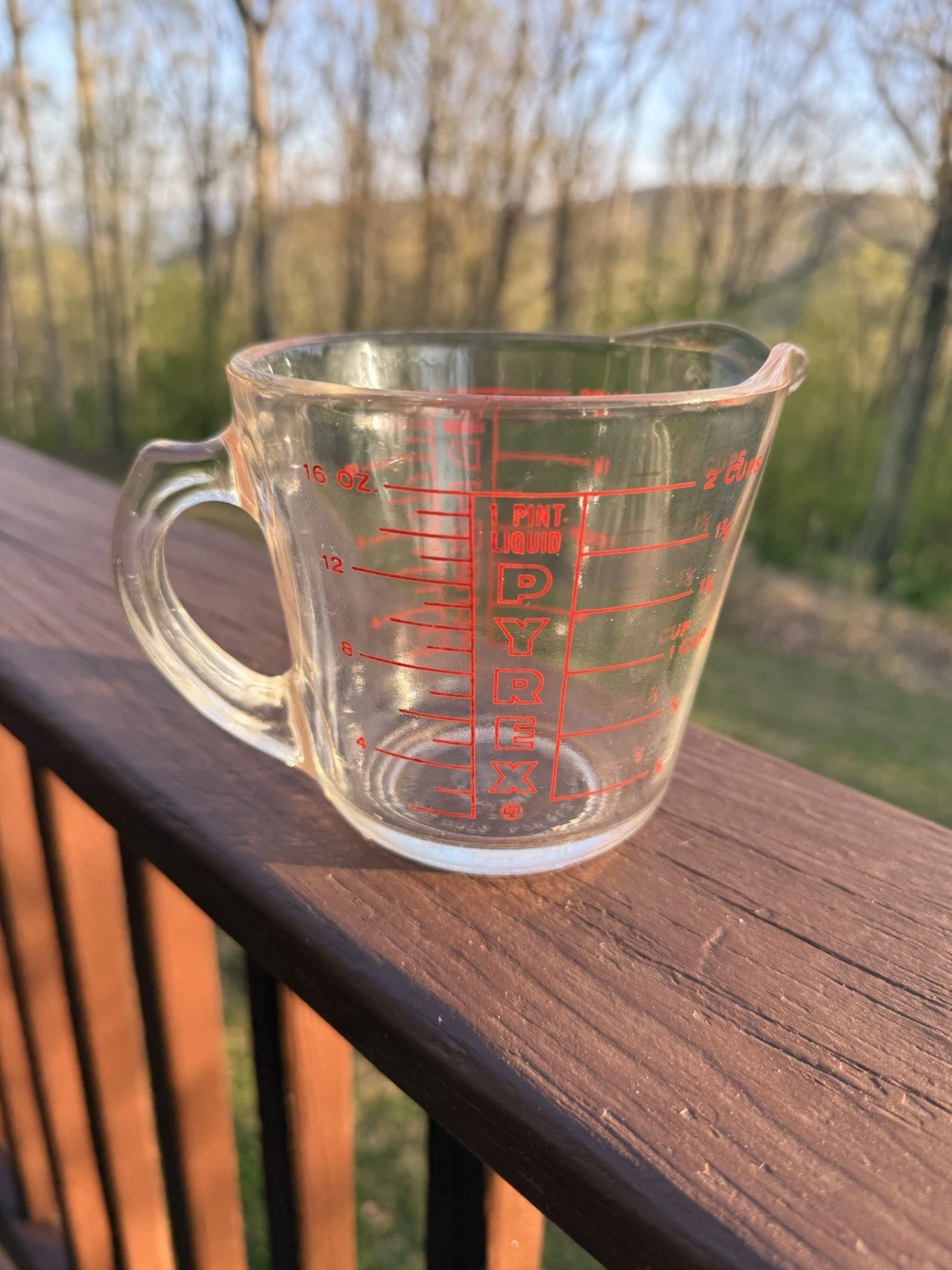 Vintage PYREX 516 Glass Measuring Cup Red Lettering Closed D-Handle 2 Cup/1 Pint