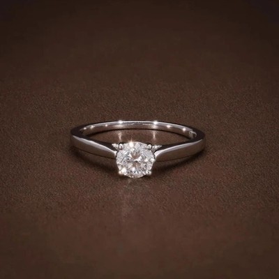 Solitär 0,50 kt Rundschliff Diamant Verlobungsring 14 Karat Weißgold Oberfläche Größe L