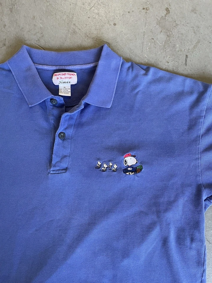 Polo vintage años 80 Snoopy and Friends azul marino con diseño Foto 2 de 4