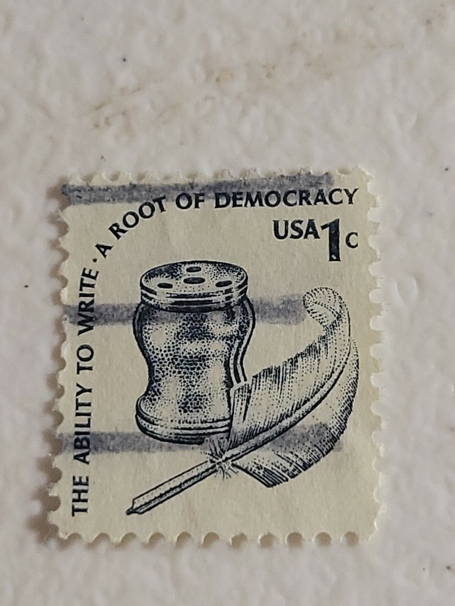 アメリカ　使用済み切手 一冊 1893-1977 1c-13cents US Stamp 1977 1c Ability To Write A Root Of Democracy Sc# 1581