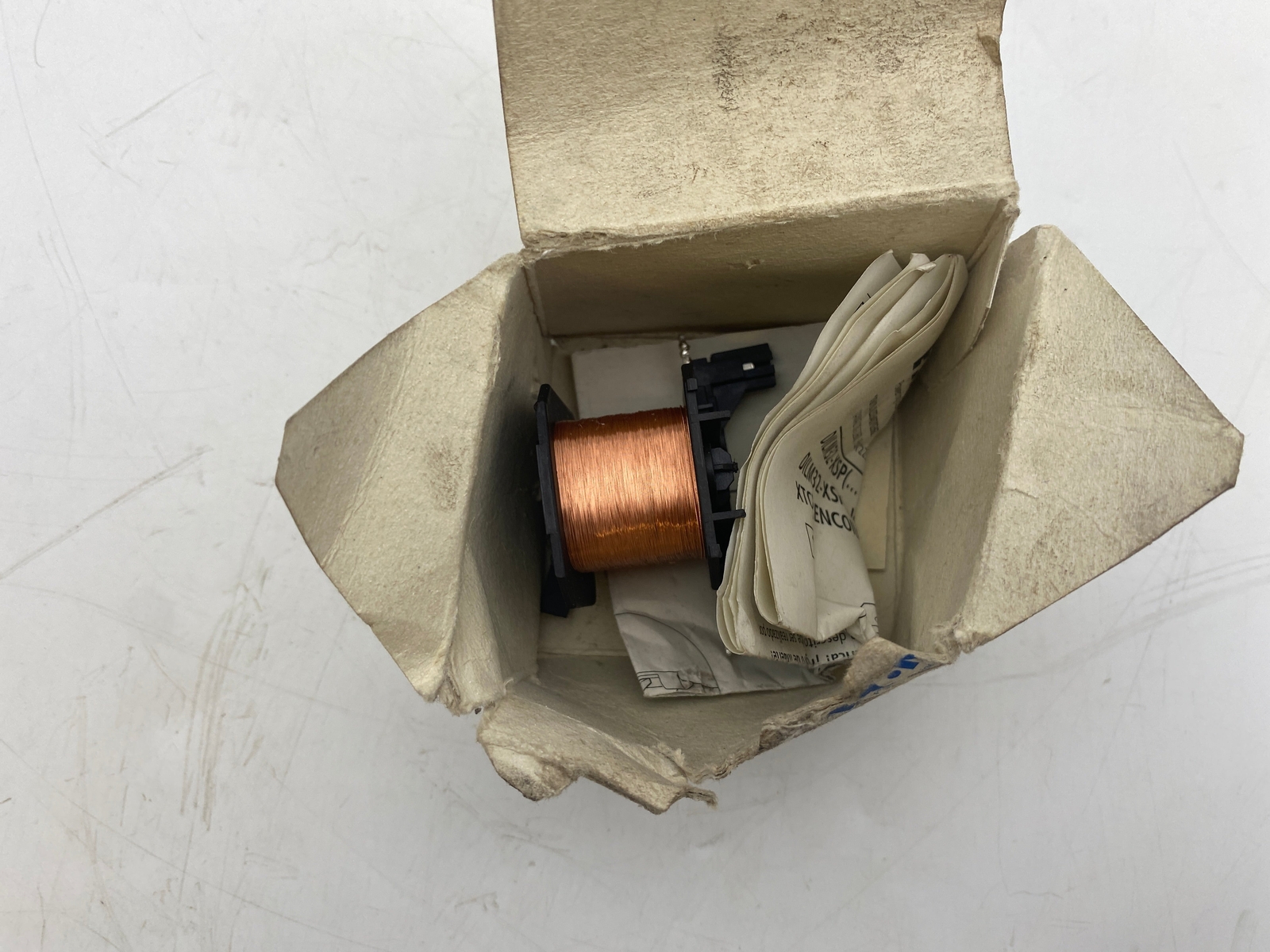 Eaton XTCERENCOILCC DILM32XSP Coil, 415V/50Hz, 480V/60Hz (Open Box