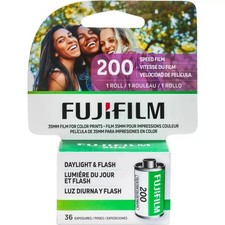 Fujifilm Fujicolor 200 Color Negative Film 35mm Roll Film, 36 Exposures, 3-Pack 
