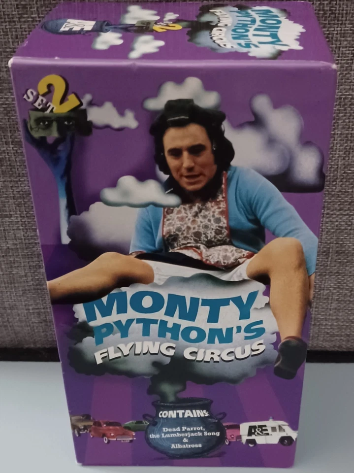 Monty Pythons Flying Circus - Set 2: Season 1 (VHS, 1999, 3-Tape Set) - Image 3 of 3