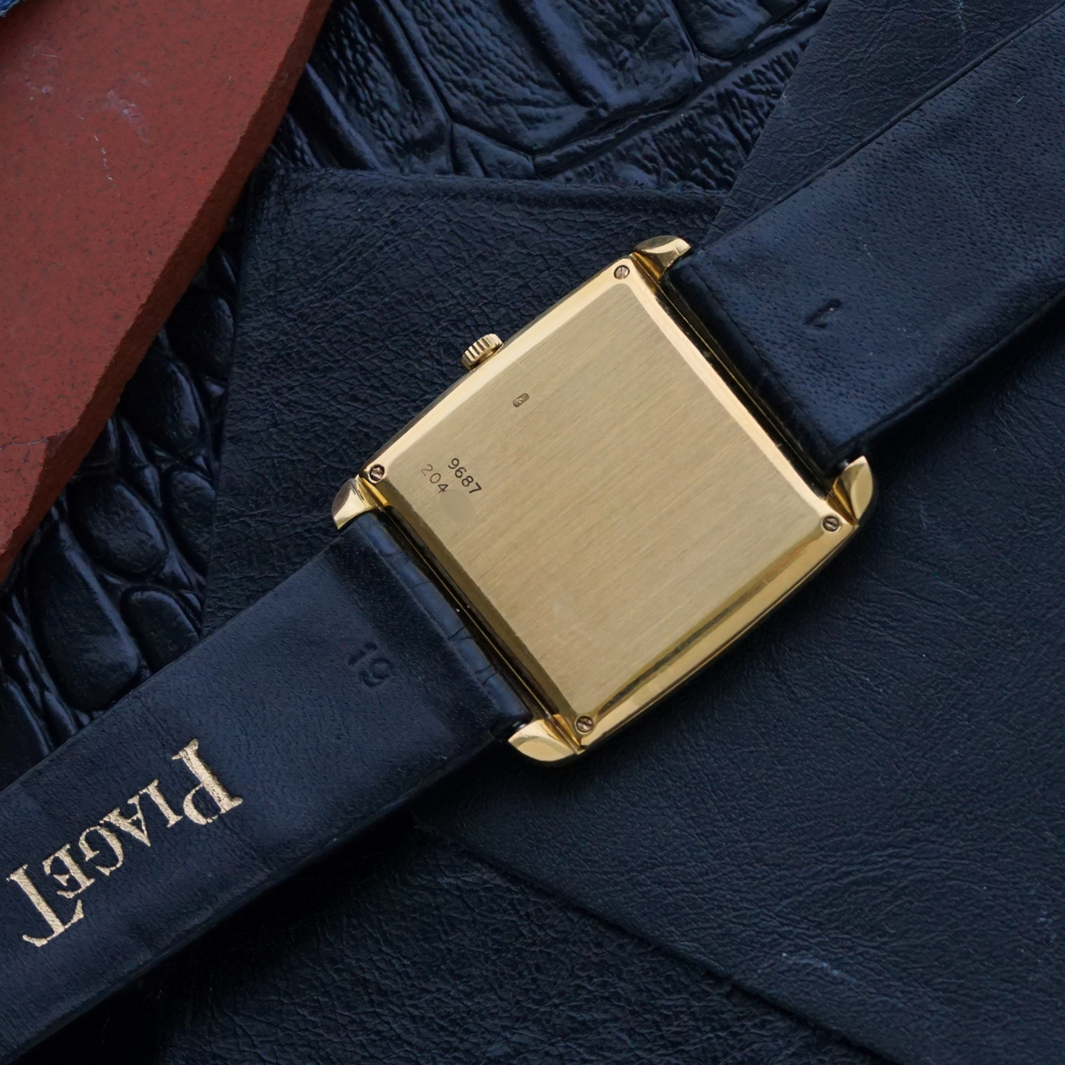 Piaget 1970s Ultra-Thin Ref. 9687 Gold Dial Decorated 18k Yellow