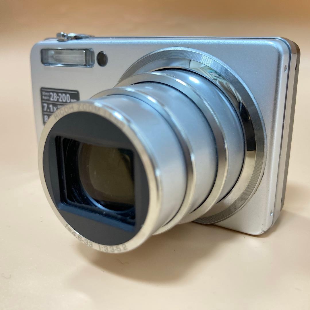 Ricoh Caplio R7 Compact Digital Camera 8.2MP Silver with SD Card