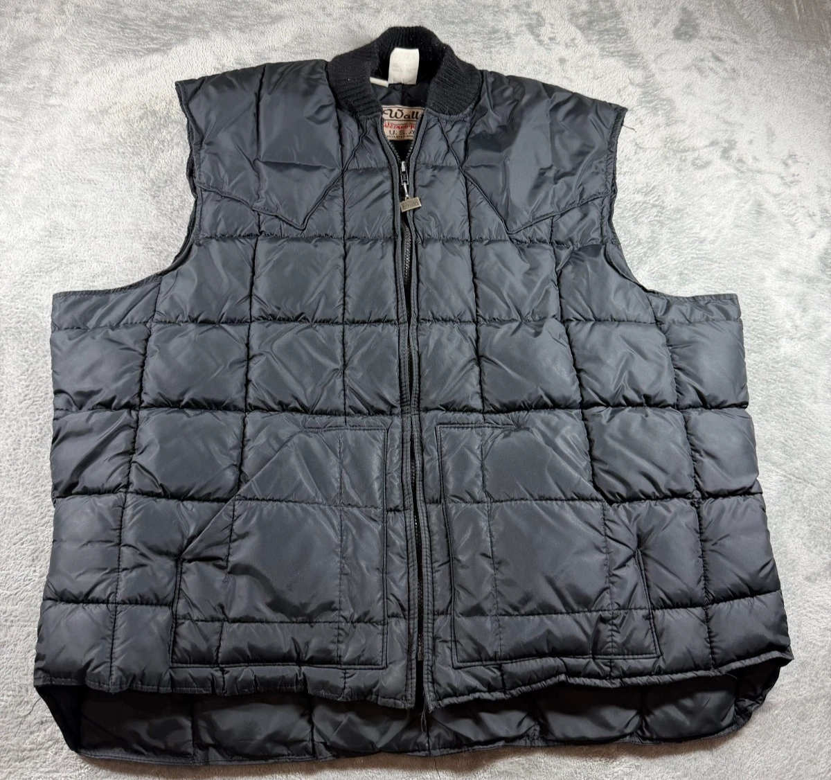 Vtg Walls Blizzard-Pruf Black Puffer Vest USA Insulated Nylon Men’s 2XL
Opens in a new window or tab